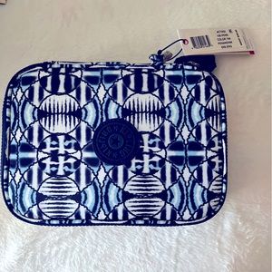 NWT Kipling 100pens in Penandink pattern. Pencil case